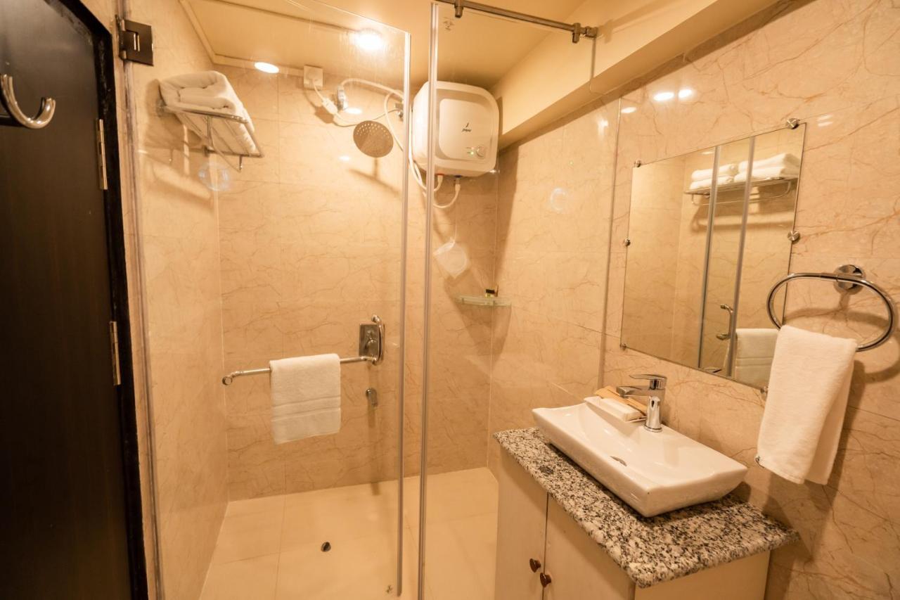 Royale Lalawi Hotel Aizawl Bagian luar foto