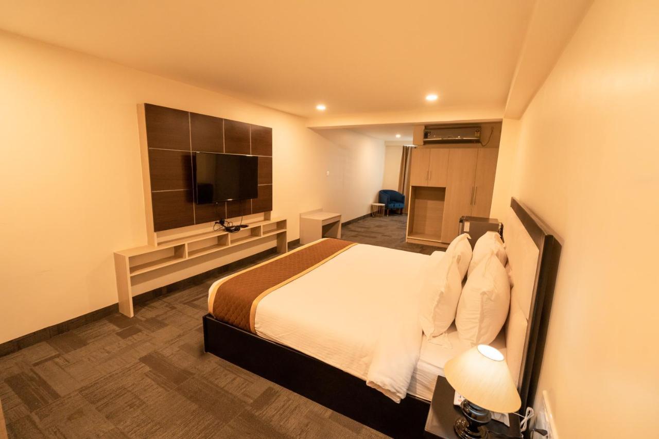 Royale Lalawi Hotel Aizawl Bagian luar foto