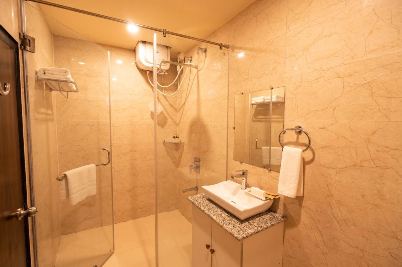 Royale Lalawi Hotel Aizawl Bagian luar foto