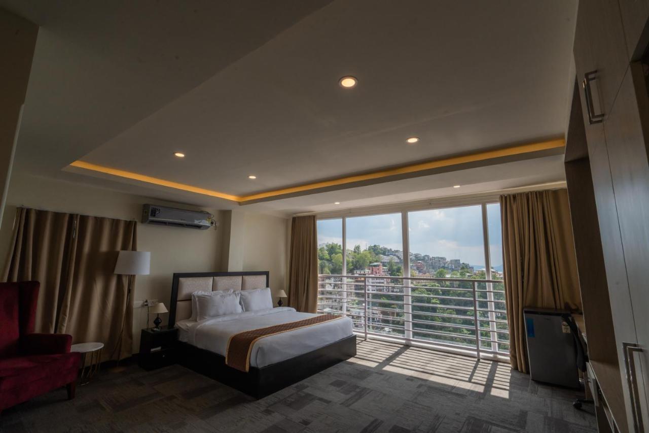 Royale Lalawi Hotel Aizawl Bagian luar foto