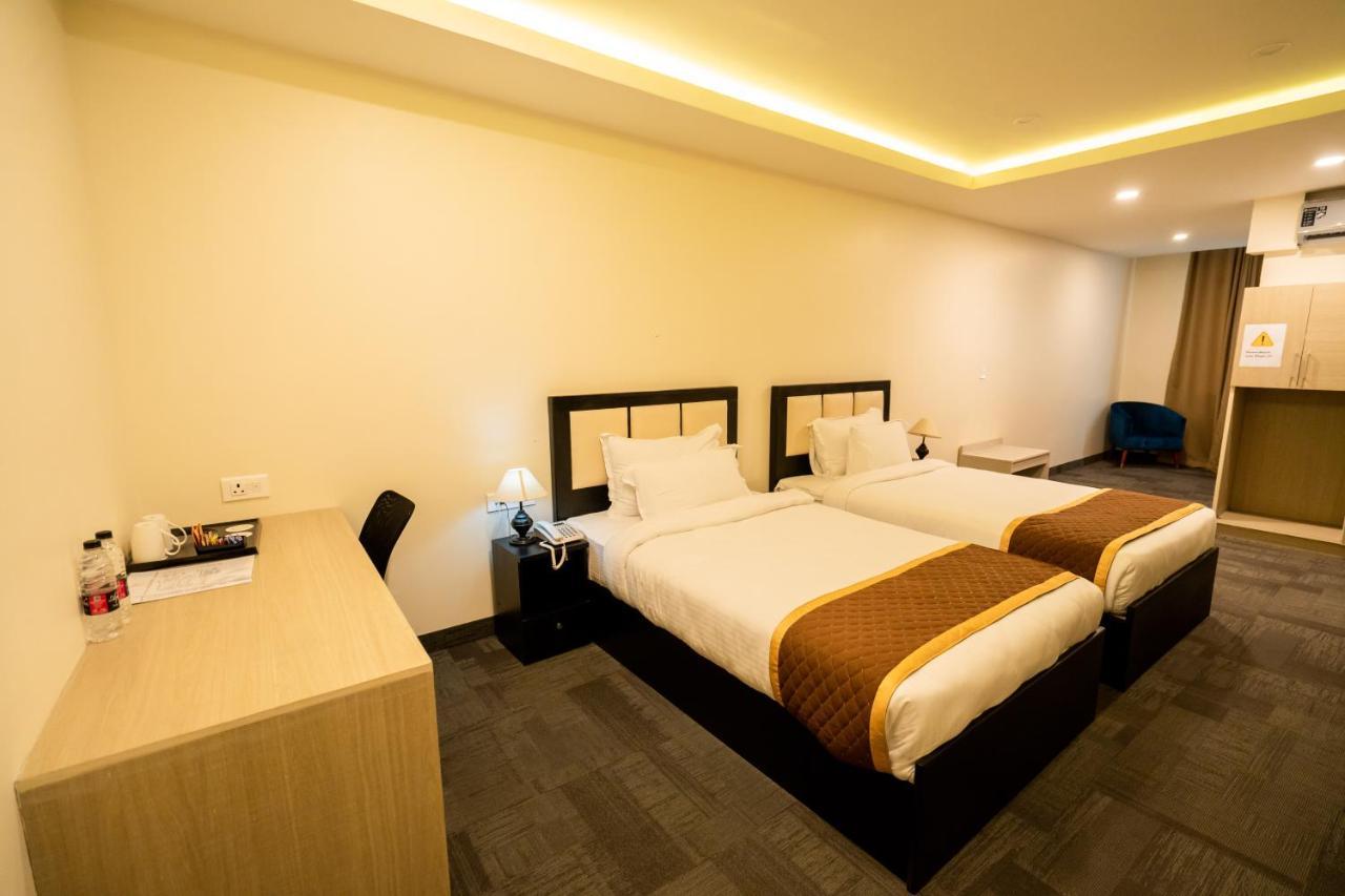 Royale Lalawi Hotel Aizawl Bagian luar foto