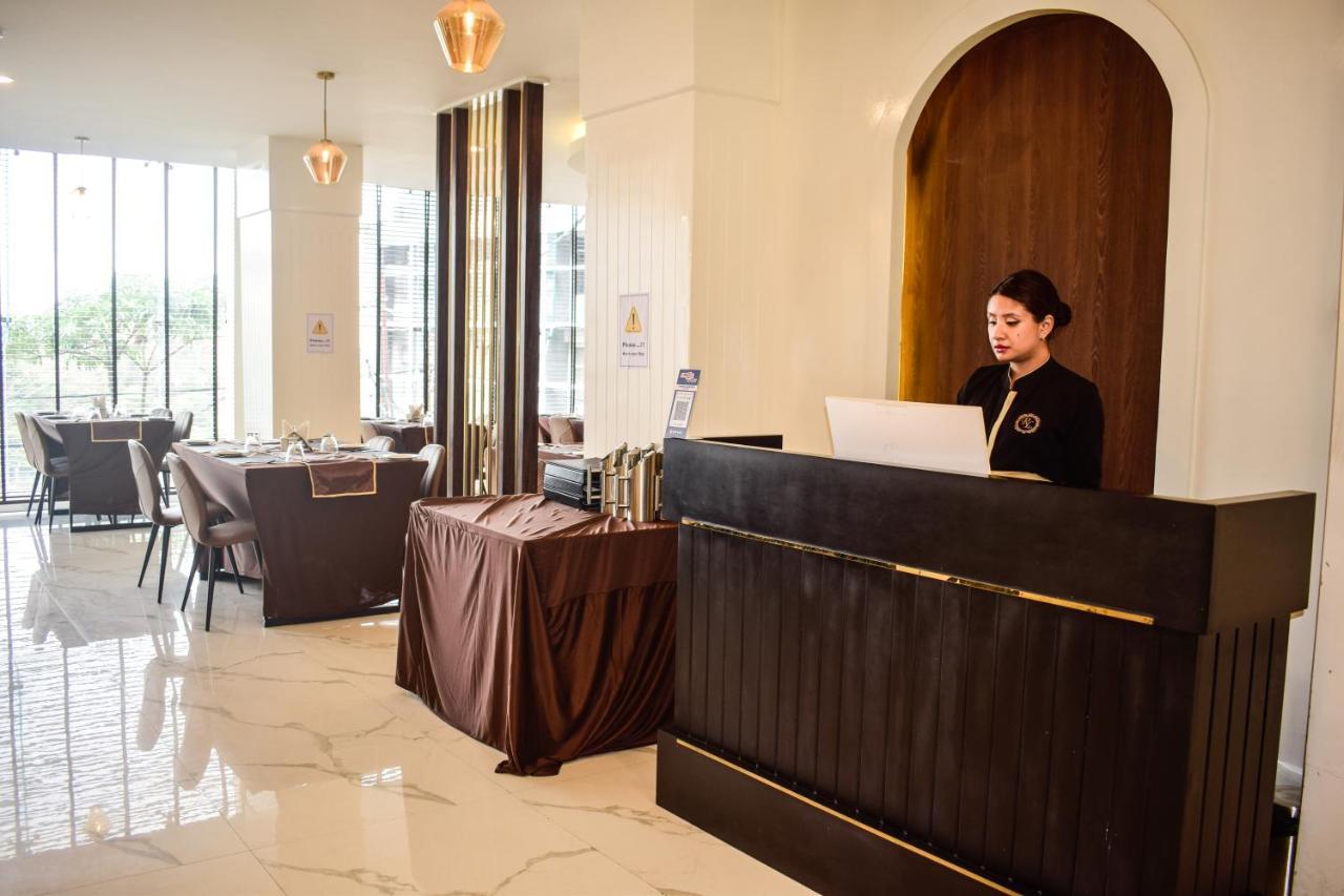 Royale Lalawi Hotel Aizawl Bagian luar foto