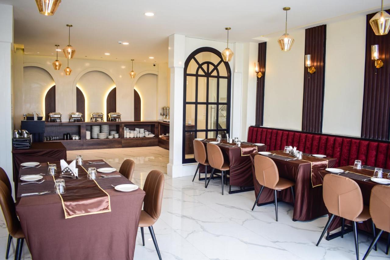 Royale Lalawi Hotel Aizawl Bagian luar foto